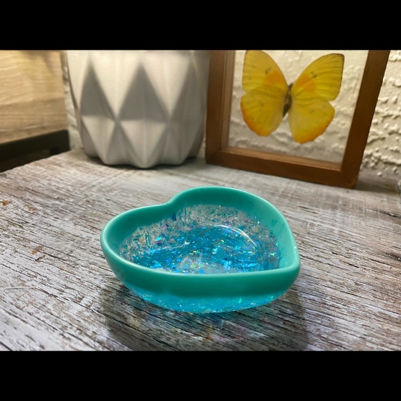 Heart Dish - Teal / Turquoise Rim and Holographic Blue Confetti Base - Picture 3 of 11